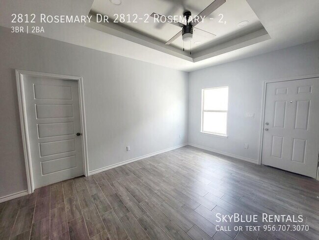 Building Photo - 2812 Rosemary Dr