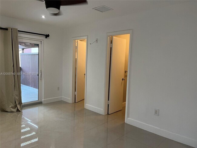 Building Photo - 6661 SW 137th Ct