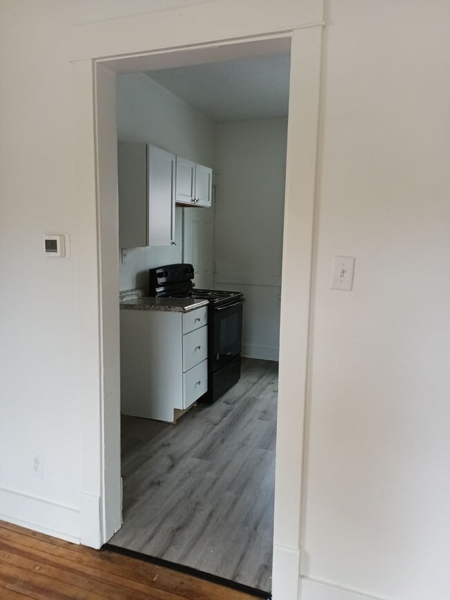 Building Photo - BUY ON CONTRACT MOVE IN READY! RENT TO OWN...