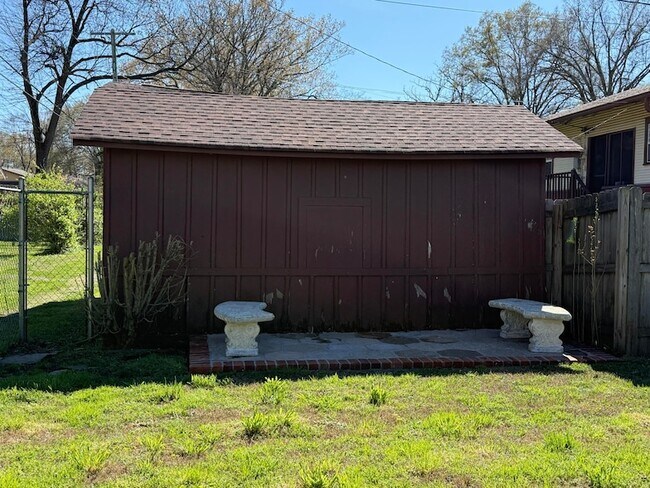 Building Photo - 206 Eveningside Dr