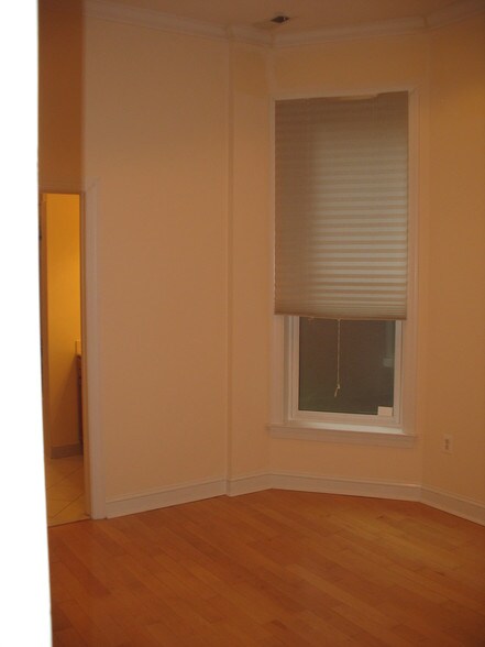 2nd bdrm - 2120 Mt Royal Terrace