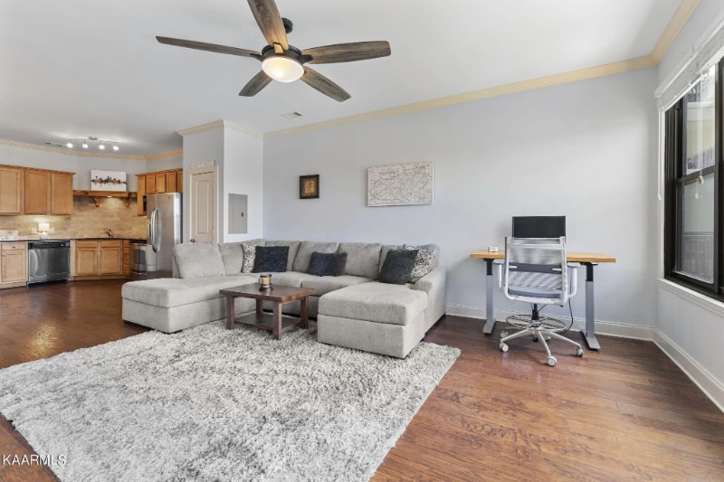 Building Photo - 445 W Blount Ave