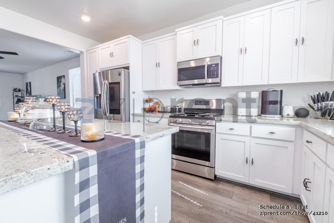 Building Photo - 5561 Harcrest Dr