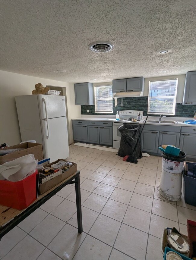 Building Photo - Charming newly updated home in the Pikeside neighborhood close to Proctor and Gamble.