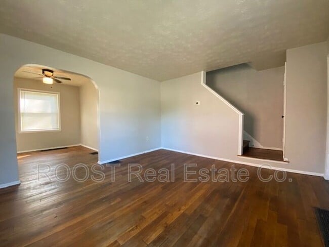 Building Photo - 875 E McCreight Ave