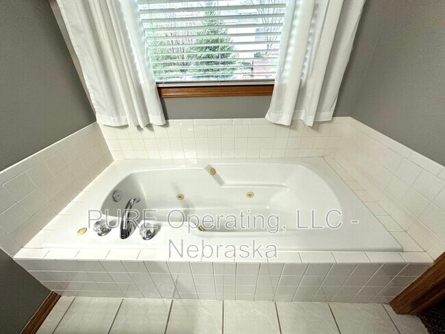 Building Photo - 4909 N 142nd St