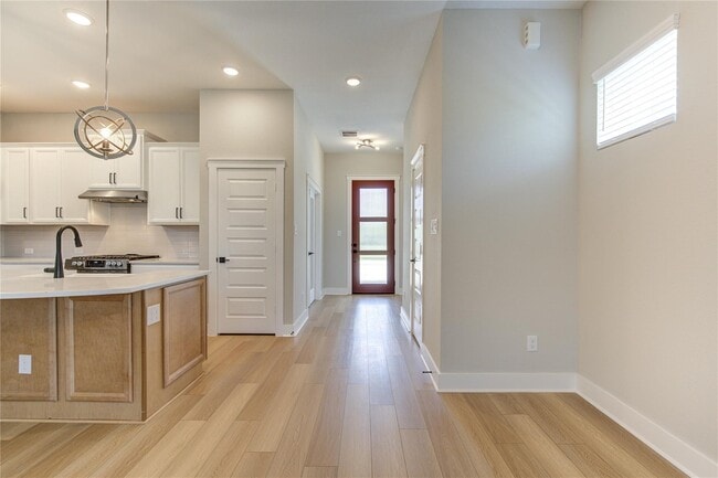 Building Photo - 18515 Parkland Row Dr