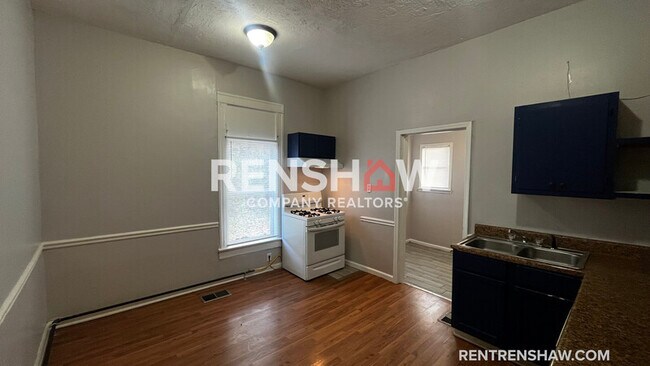 Building Photo - 1817 Edward Ave