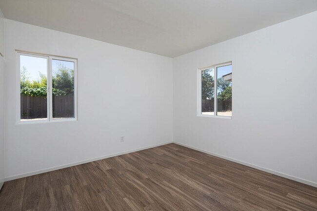 Building Photo - *OPEN HOUSE: 6/14 10AM-12:30PM*  Charming ...