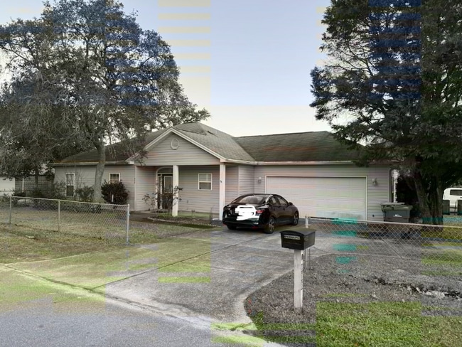 Building Photo - 808 Lark St