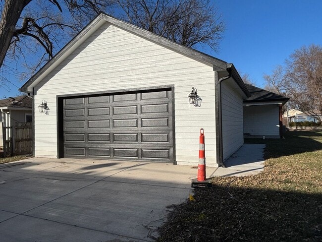 Building Photo - Stunning New Build in Central Manhattan! Available NOW!