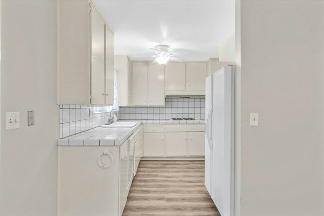 Building Photo - 4984 Argyle Dr