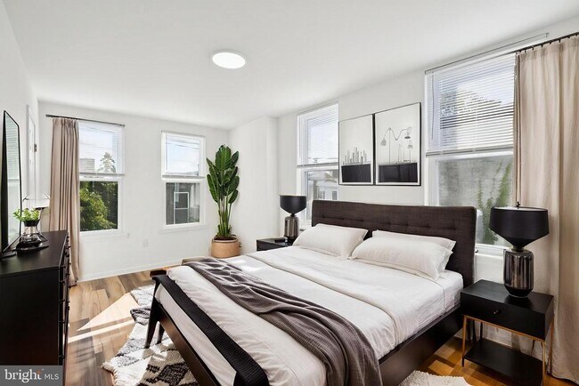 Building Photo - 4447 N 19th St