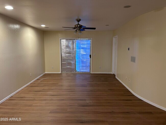 Building Photo - 6406 W El Cortez Pl