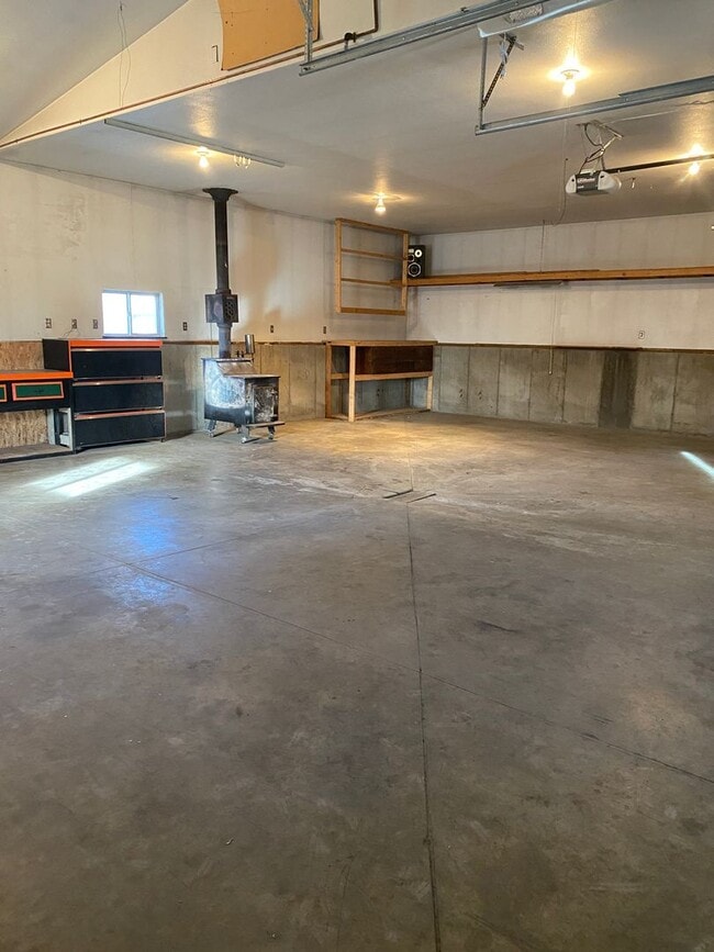 Building Photo - 2 bed 1 bath House