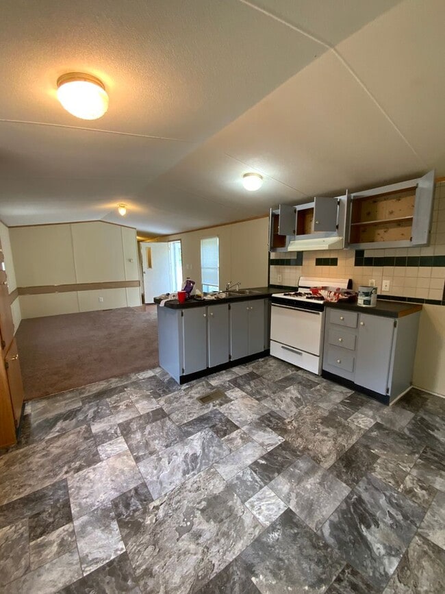 Building Photo - 19 Roberts Rd