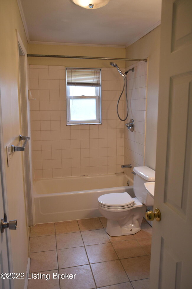 Building Photo - 11408 Center Hill Ct