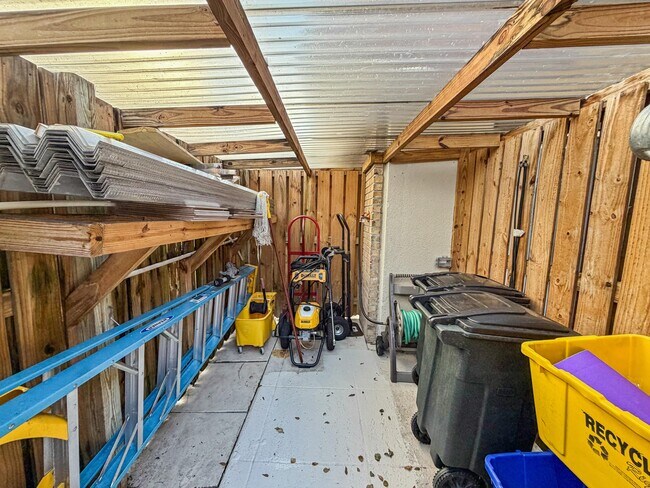 Building Photo - 306 3rd Ln