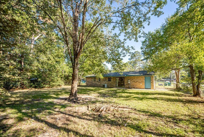 Building Photo - 3 Bedroom 1.5 Bath Home in Gautier!