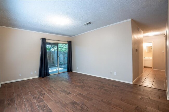 Building Photo - 9104 Quail Creek Dr