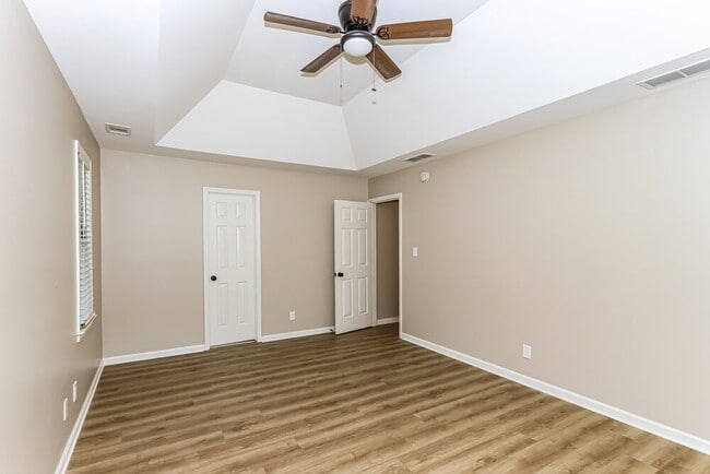 Building Photo - 1612 Carriage Hills Dr