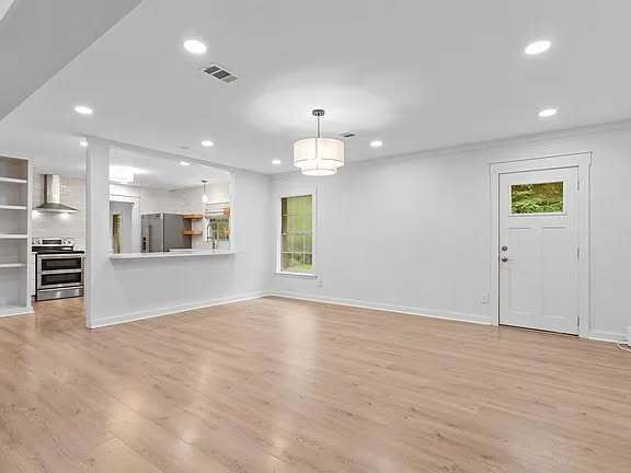 Building Photo - 3333 Meadow Hill Rd