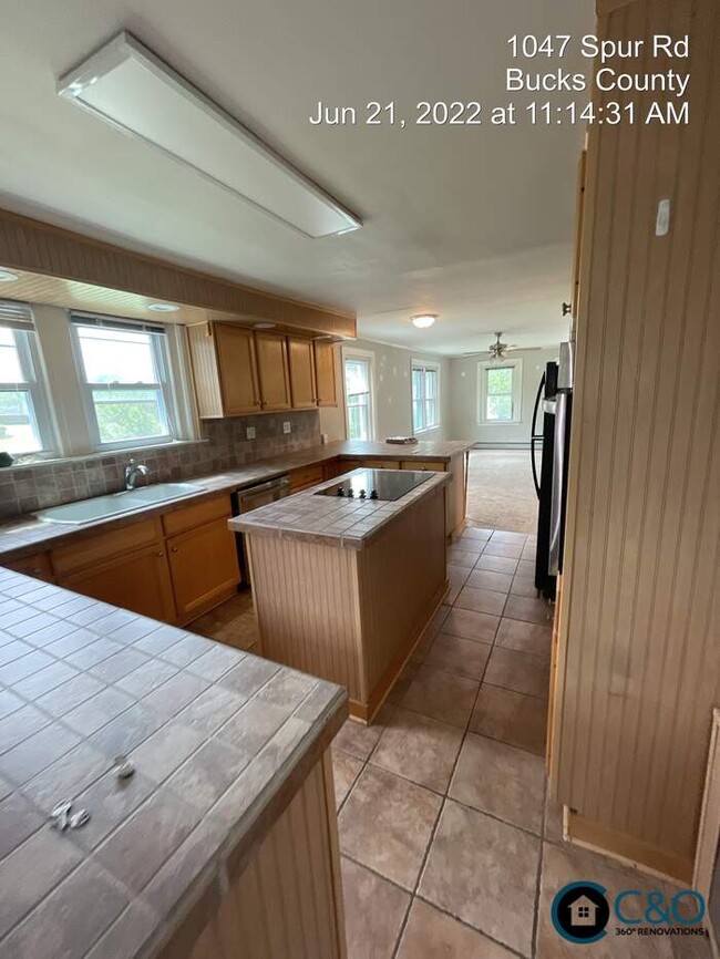 Building Photo - AVAILABLE NOW! - 1047 Spur Road, Souderton...