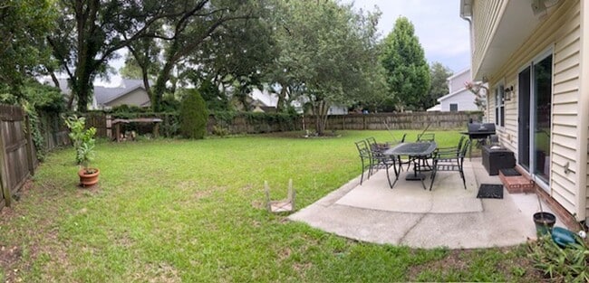 Building Photo - Three Bedroom Home in Bayview Farms - Jame...