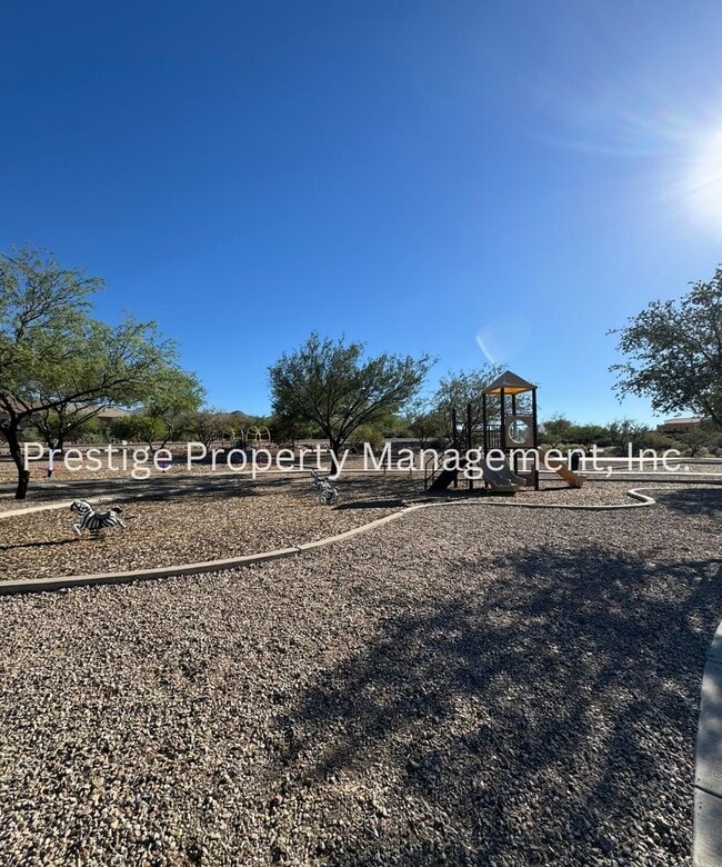 Building Photo - 3/2 Spacious Vail Home, Must See!