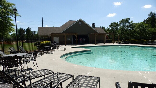 Building Photo - 4071 Copper Creek Way NE