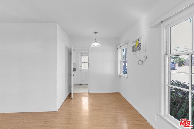 Building Photo - 1623 S Bundy Dr