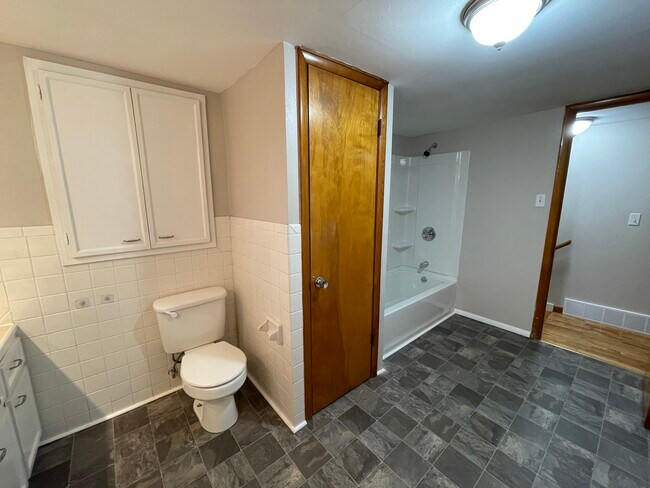 Building Photo - 38 Kellwood Dr