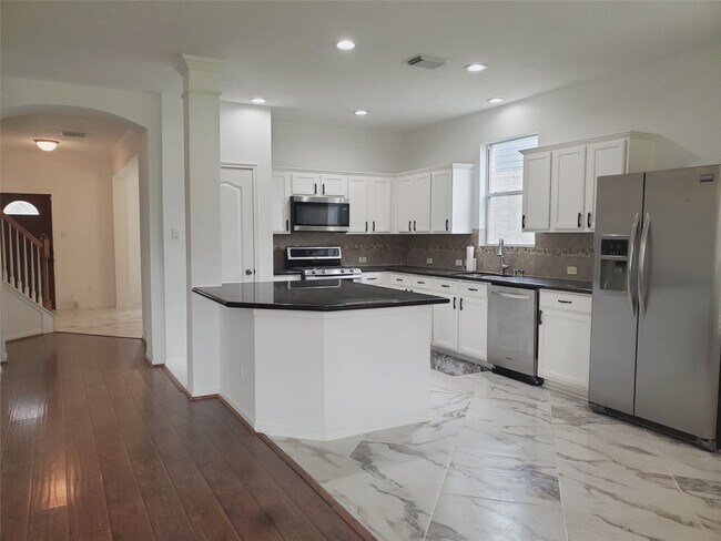 Building Photo - 18819 Knobby Oaks Pl