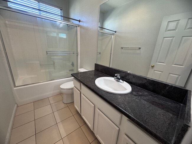 Building Photo - Stonelake Community - Four Bedroom!