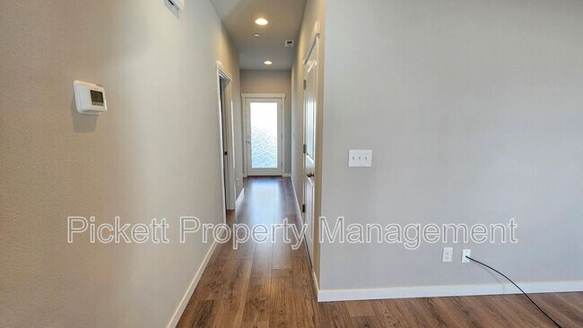 Building Photo - 1032 Magnuson Way