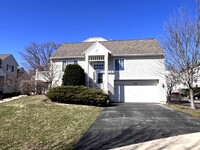 Building Photo - 2424 Oakfield Ct