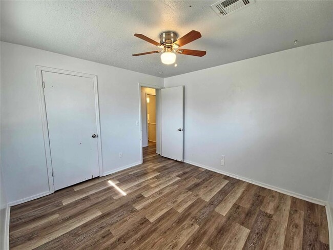 Building Photo - 3224 Lazy Ln