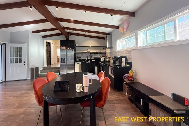 Building Photo - 4337 Coolidge Ave