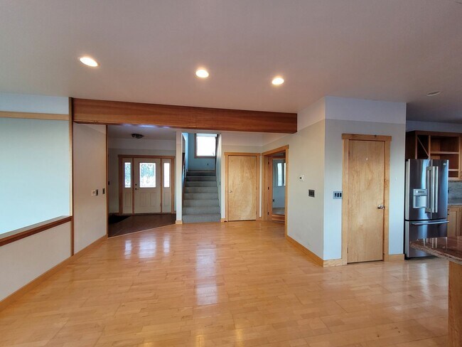 Building Photo - 6318 Romania Dr