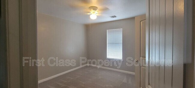 Building Photo - 2816 SE 95th St