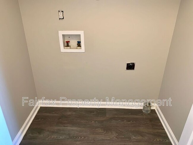 Building Photo - 1807 Fidelity Dr