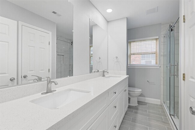 Building Photo - 7103 Lugary Dr