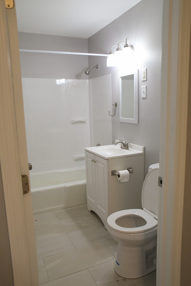 Bathroom - 2981 3rd Ave