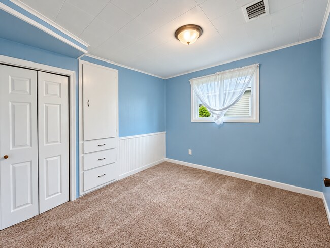 Building Photo - 6030 Cotter Ave