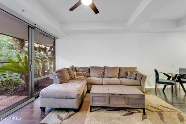 Building Photo - 7131 E Rancho Vista Dr