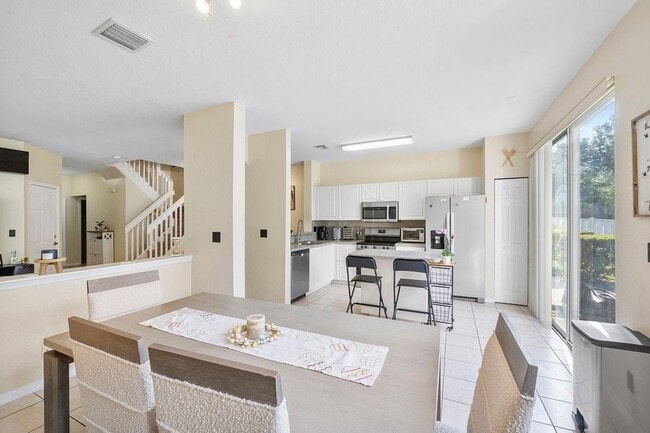 Building Photo - 9090 NW 40th Pl