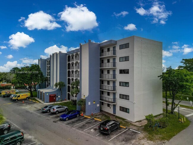 Building Photo - 2611 NW 56th Ave