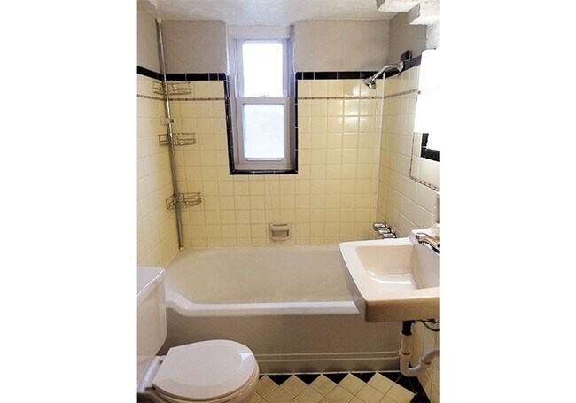 Building Photo - 960 Ludlow Ave