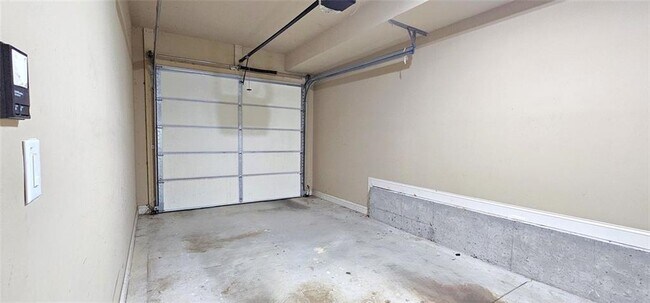 Building Photo - 703 Pershing Ave SE