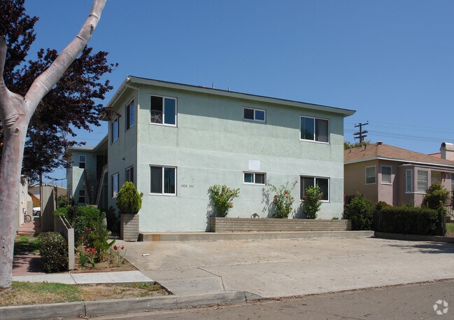 Primary Photo - 1424-1430 Hornblend St